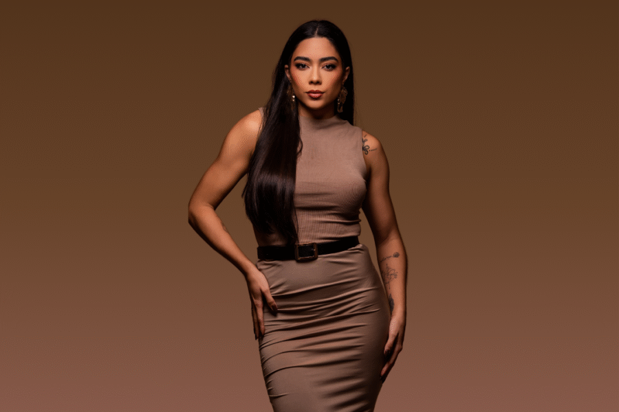 Foto Corporativa Lara Targinno Influencer