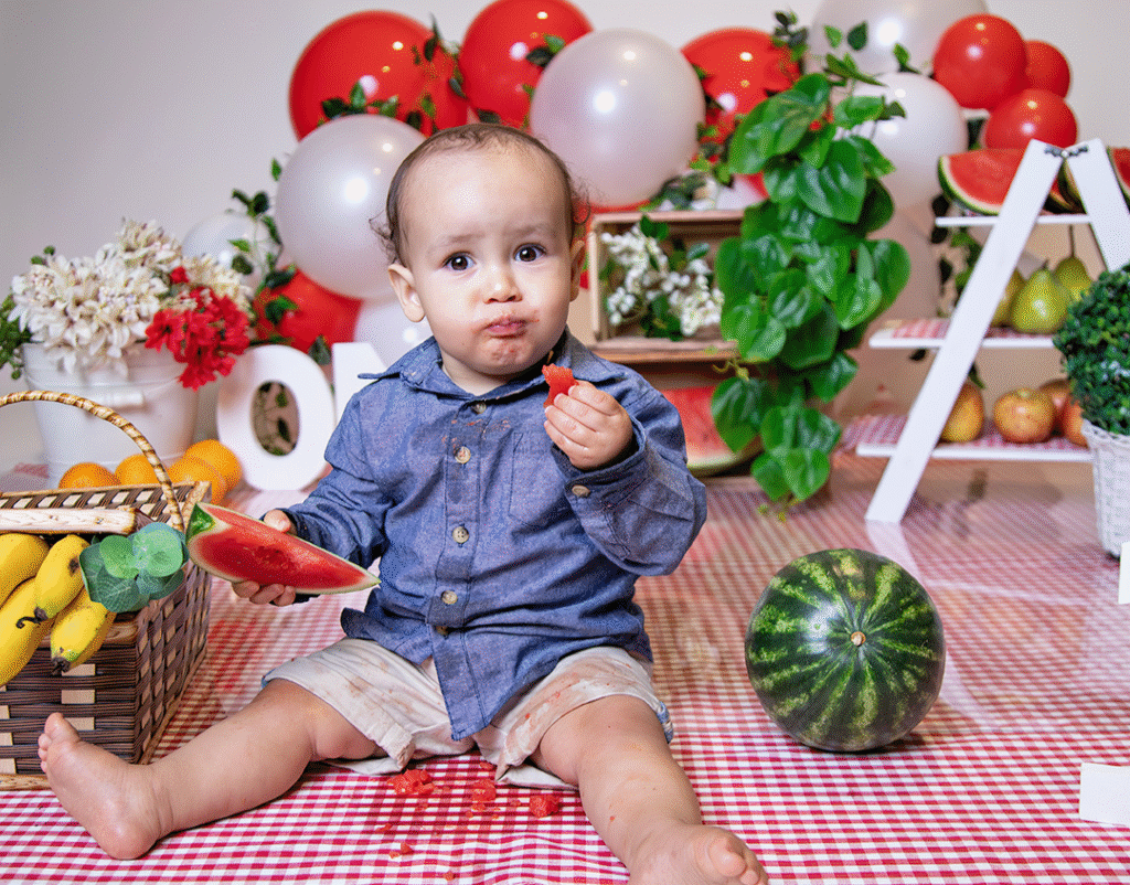 Imagem de Criança Brincando em Festa de Aniversário Infantil